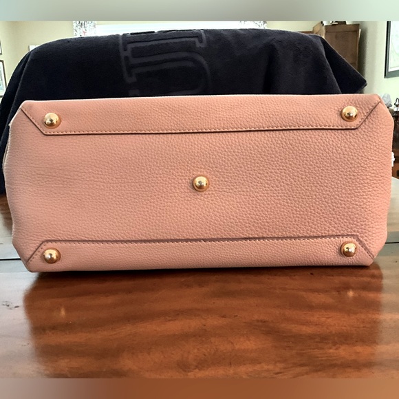 Genuine Burberry Medium Banner Tote - Picture 2 of 9